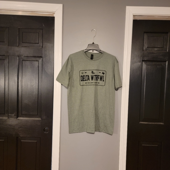 Gildan Other - Delta Wtrfwl Shirt Size Large